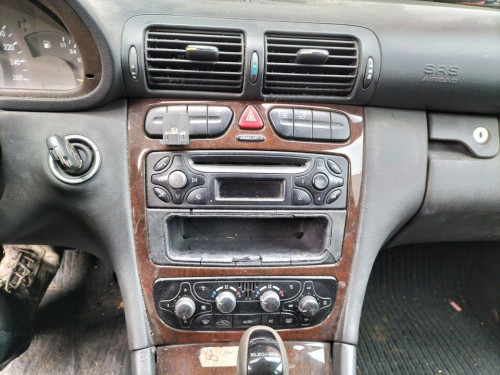  MERCEDES-BENZ CLASE C (BM 203) BERLINA 