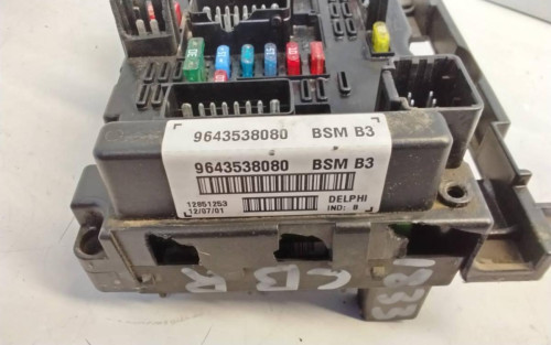 CAJA RELES / FUSIBLES Peugeot 307 (S1)(04.2001) 