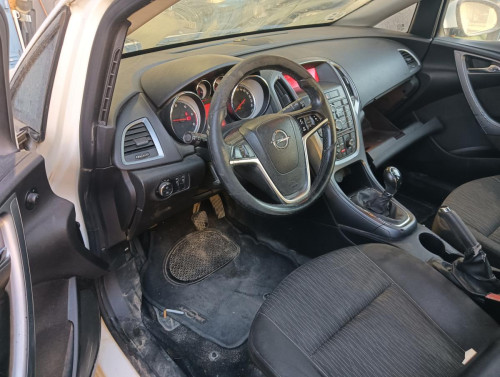 OPEL ASTRA J SPORTS TOURER — автомобиль-донор на запчасти 