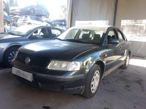  VOLKSWAGEN PASSAT BERLINA (3B2) 