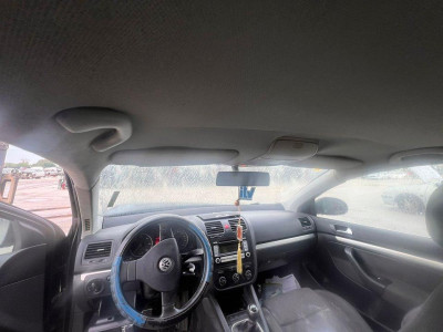 VOLKSWAGEN JETTA V (1K2)