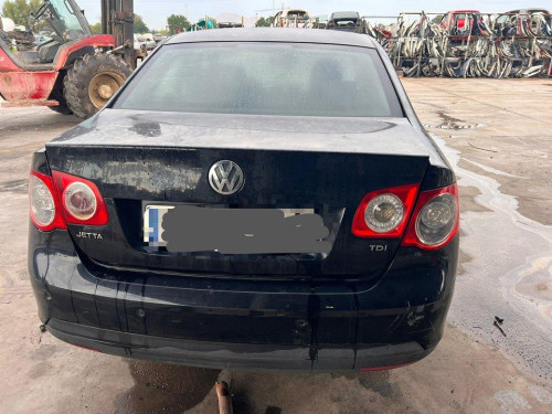 VOLKSWAGEN JETTA V (1K2) — vehículo donante para recambios 