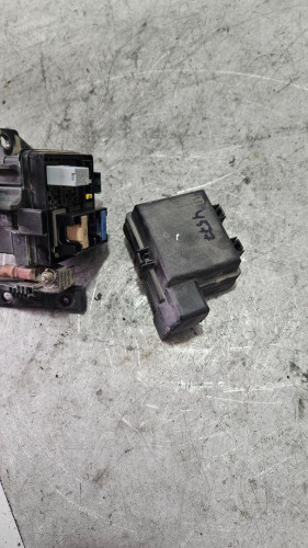  CAJA RELES / FUSIBLES Renault MEGANE III BERLINA 5P 