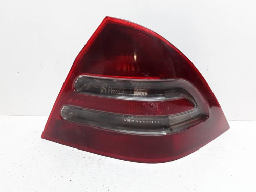 PILOTO TRASERO DERECHO Mercedes-Benz CLASE C (BM 203) BERLINA 