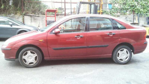  FORD FOCUS BERLINA (CAK) 