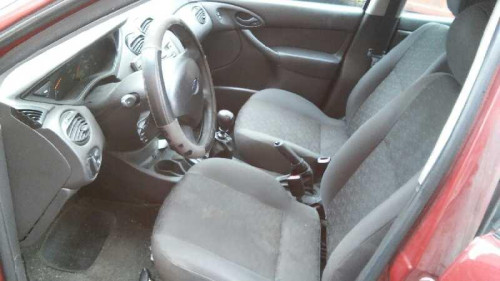  FORD FOCUS BERLINA (CAK) 