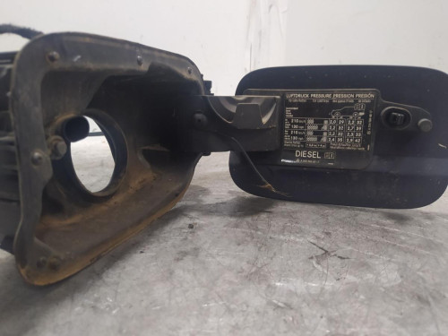 TAPA EXTERIOR COMBUSTIBLE Mercedes-Benz CLASE C (BM 204) BERLINA 