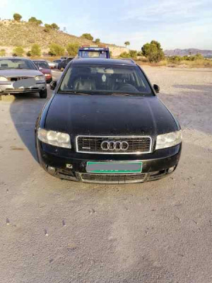 AUDI A4 AVANT (8E)
