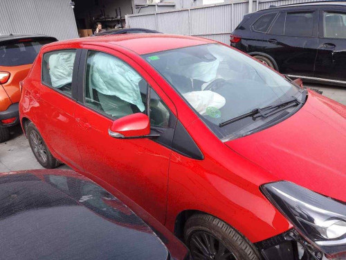 TOYOTA YARIS (XP13) — vehículo donante para recambios 