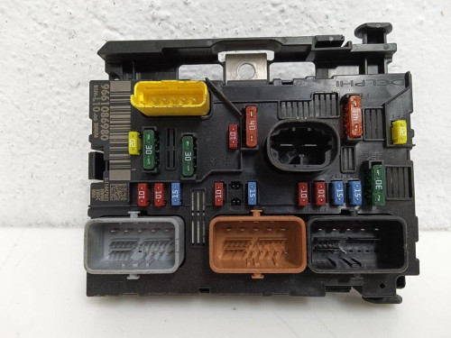 CAJA RELES / FUSIBLES Peugeot 207 