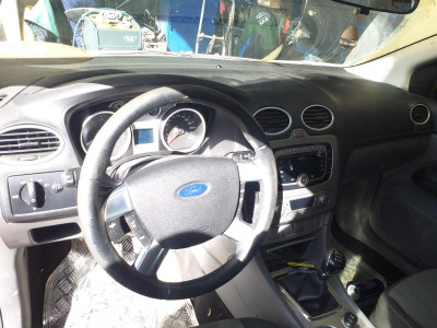 FORD FOCUS BERLINA (CB4)