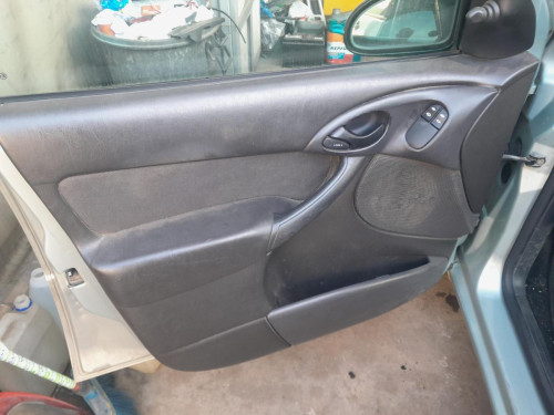 FORD FOCUS FAMILIAR (CAK) — vehículo donante para recambios 