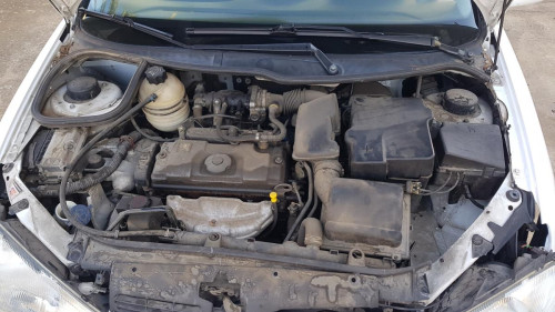 Peugeot 206 (1998->) — vehículo donante para recambios 