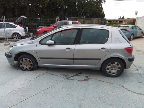 PEUGEOT 307 (S1)(04.2001) — vehículo donante para recambios 