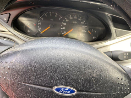  FORD FOCUS BERLINA (CAK) 