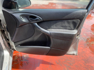 FORD FOCUS BERLINA (CAK)