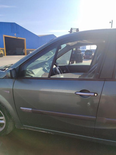 RENAULT SCENIC II (JM) — vehículo donante para recambios 