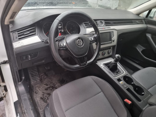 VOLKSWAGEN PASSAT BERLINA (3G2) — vehículo donante para recambios 