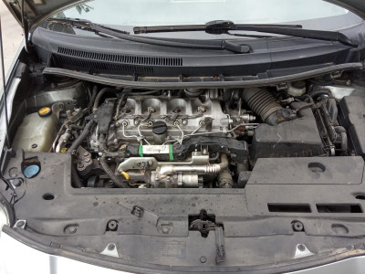 TOYOTA AURIS (E15)