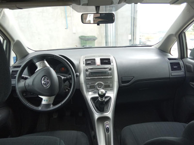 TOYOTA AURIS (E15)