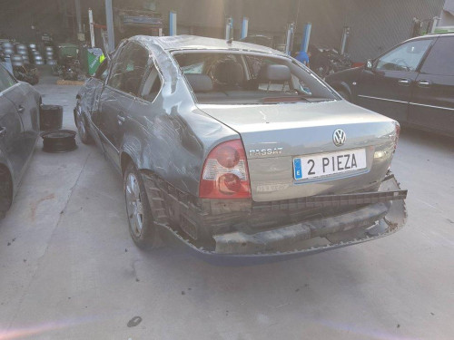 VOLKSWAGEN PASSAT BERLINA (3B3) — vehículo donante para recambios 