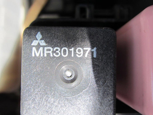  CAJA RELES / FUSIBLES MITSUBISHI MONTERO (V60/V70) 