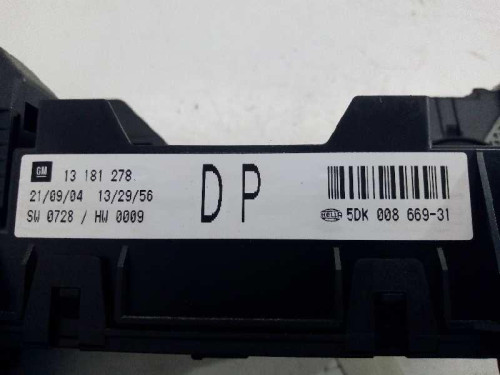  CAJA RELES / FUSIBLES OPEL ASTRA H CARAVAN 