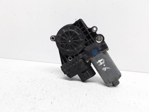 MOTOR ELEVALUNAS DELANTERO DERECHO Audi A6 BERLINA (4B2) 