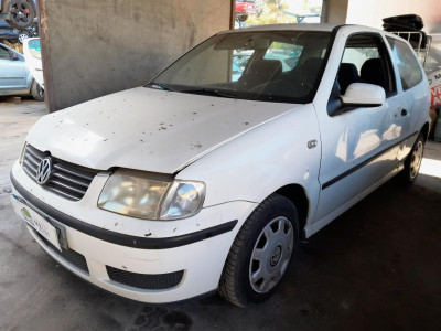 VOLKSWAGEN POLO III BERLINA (6N2)