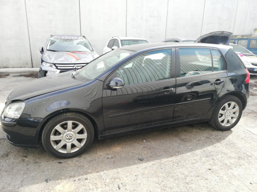 VOLKSWAGEN GOLF V (1K1)(10.2003) — автомобиль-донор на запчасти 