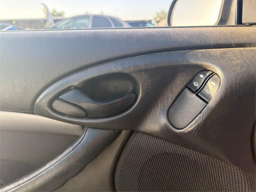 MANETA INTERIOR DELANTERA IZQUIERDA Ford FOCUS BERLINA (CAK) 