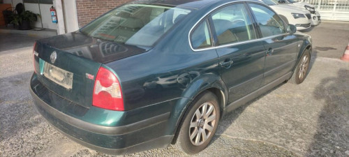  VOLKSWAGEN PASSAT BERLINA (3B3) 