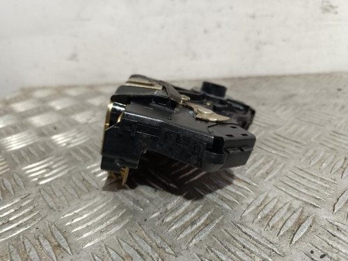  CERRADURA PUERTA DELANTERA IZQUIERDA 