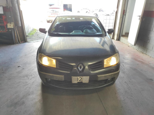 RENAULT MEGANE II COUPE/CABRIO — vehículo donante para recambios 
