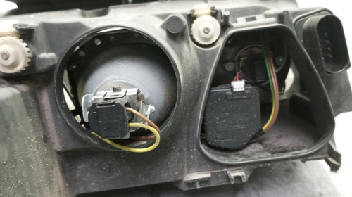 FARO IZQUIERDO Volkswagen PASSAT BERLINA (3B3) 
