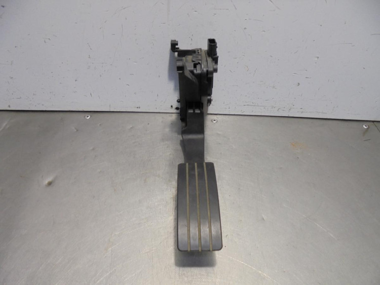 PEDAL ACELERADOR