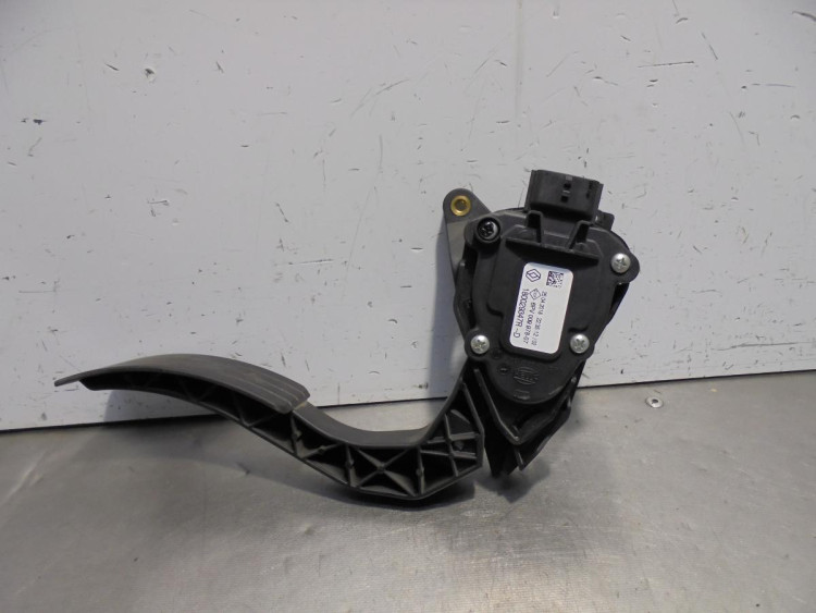PEDAL ACELERADOR