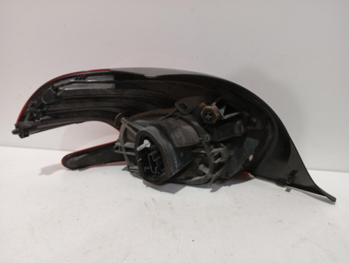 PILOTO TRASERO DERECHO Peugeot 208 