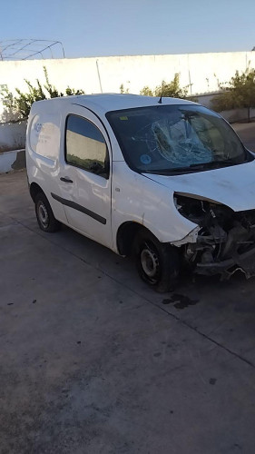 Renault Kangoo II (F/KW0)(2008->) — vehículo donante para recambios 