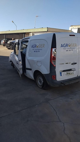 Renault Kangoo II (F/KW0)(2008->) — vehículo donante para recambios 
