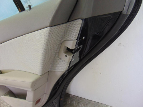 PUERTA TRASERA DERECHA de segunda mano