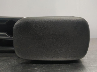 APOYABRAZOS CENTRAL, HYUNDAI, KONA (OS)