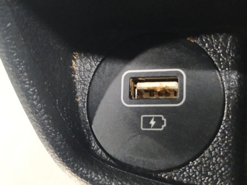  APOYABRAZOS CENTRAL, HYUNDAI, KONA (OS) 