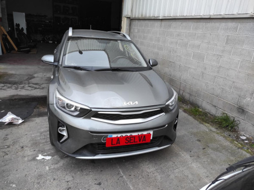 KIA STONIC (YBCUV) — vehículo donante para recambios 