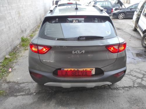 KIA STONIC (YBCUV) — vehículo donante para recambios 