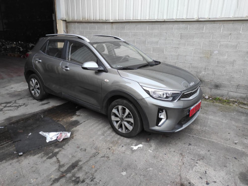 KIA STONIC (YBCUV) — vehículo donante para recambios 