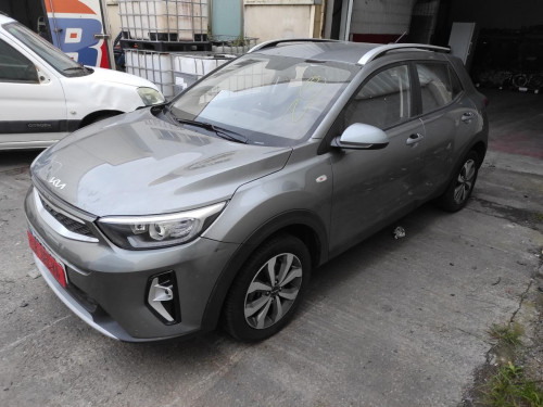 KIA STONIC (YBCUV) — vehículo donante para recambios 