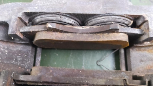 PINZA DE FRENO DELANTERA IZQUIERDA Toyota LAND CRUISER (J15) 