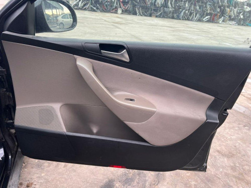 VOLKSWAGEN PASSAT VARIANT (3C5) — vehículo donante para recambios 