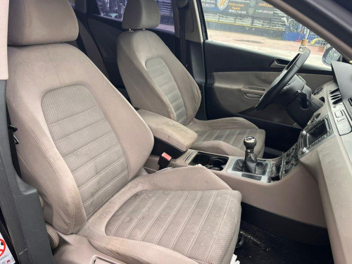 VOLKSWAGEN PASSAT VARIANT (3C5) — vehículo donante para recambios 